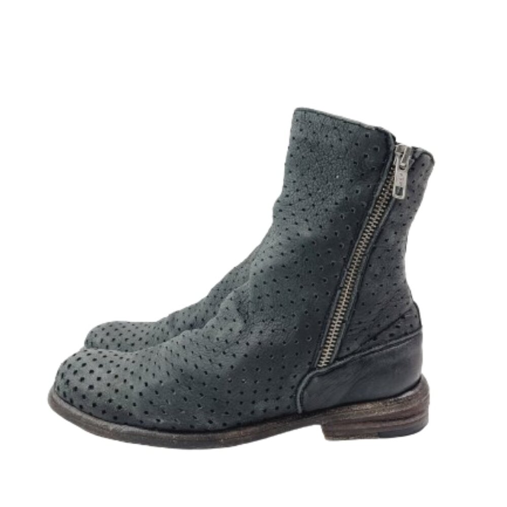 Shoto Women's‎ Black Perforated Leather Side-Zip Ankle Boots Size US 6 EUR 36.5